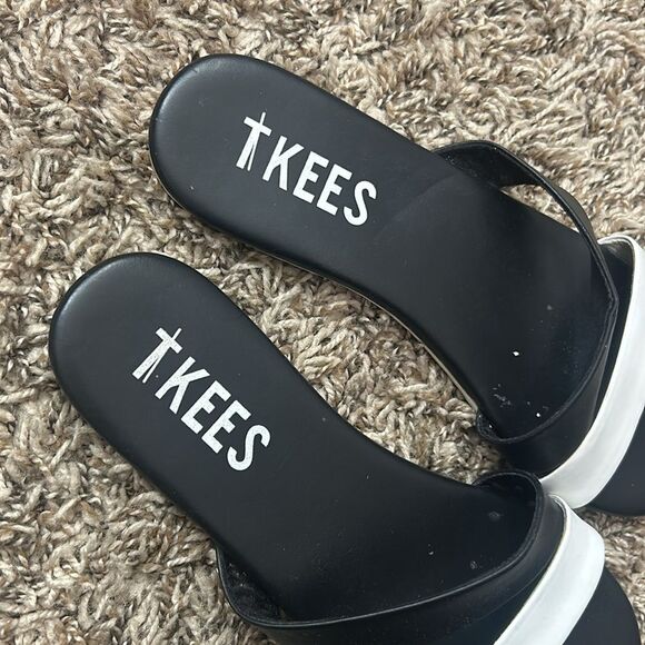 TKEES Kat Strap Leather Sandals Flats Black White Sz 7 - Picture 4 of 8